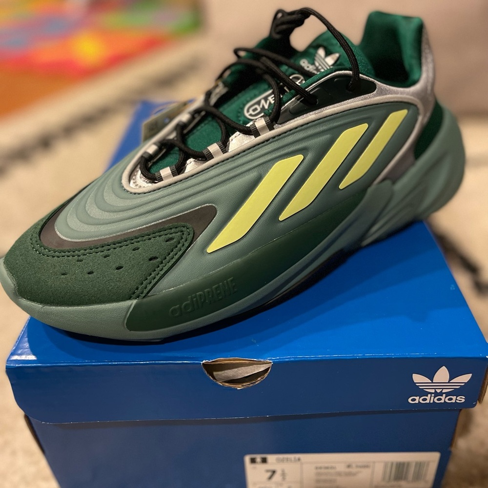 Adidas Ozelia Sneaker